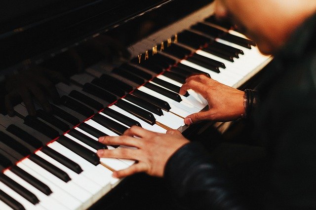 Apprendre le piano seul en autodidacte